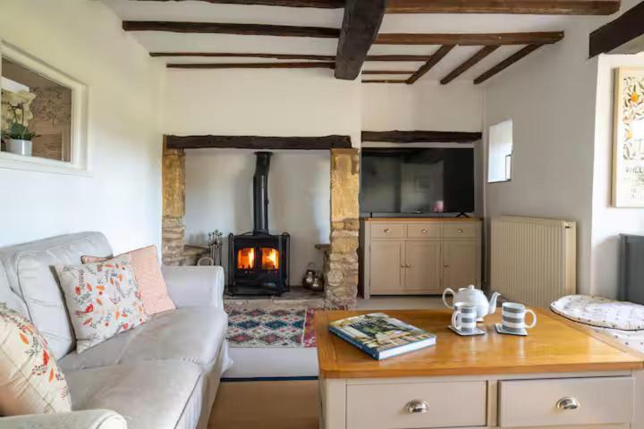 Pass The Keys Delightful 4 Bedroom Cotswold Character Cottage Челтнем Екстер'єр фото